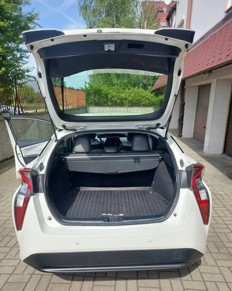 Toyota Prius cena 63000 przebieg: 90000, rok produkcji 2017 z Toruń małe 596